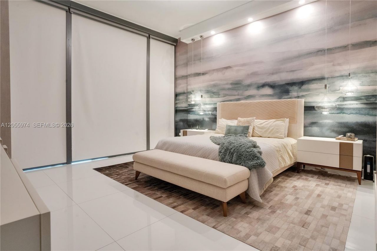 88 SW 7th St, Unit PH 4303, Miami, FL 33130 Photo
