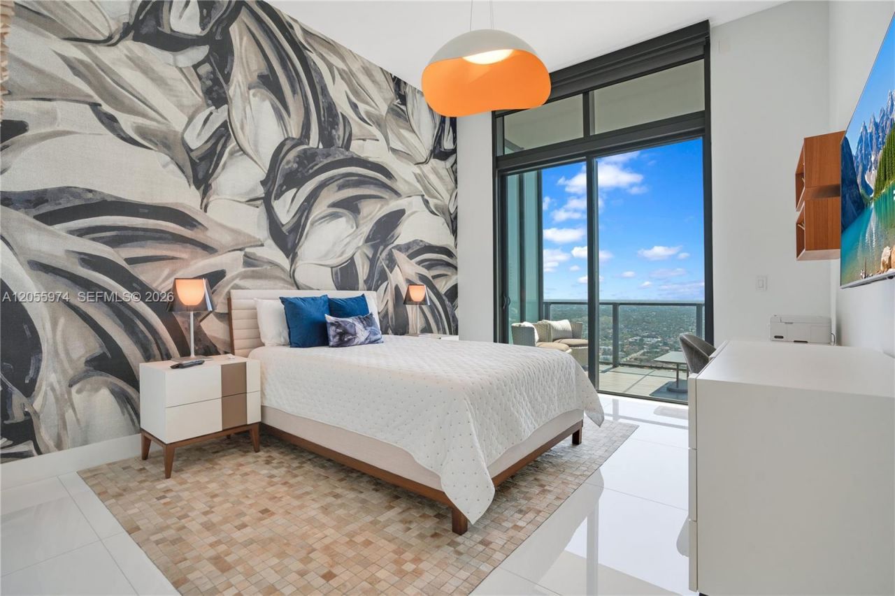 88 SW 7th St, Unit PH 4303, Miami, FL 33130 Photo