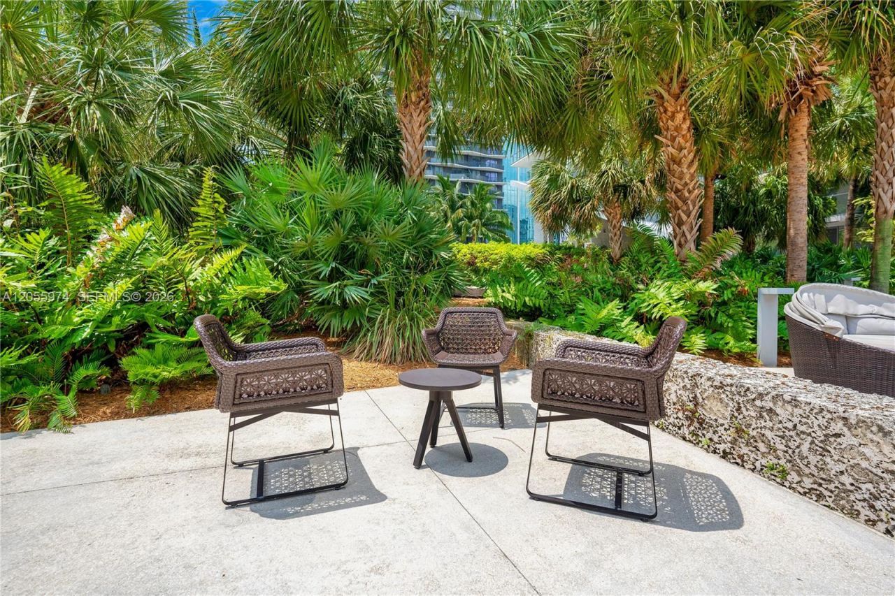 88 SW 7th St, Unit PH 4303, Miami, FL 33130 Photo