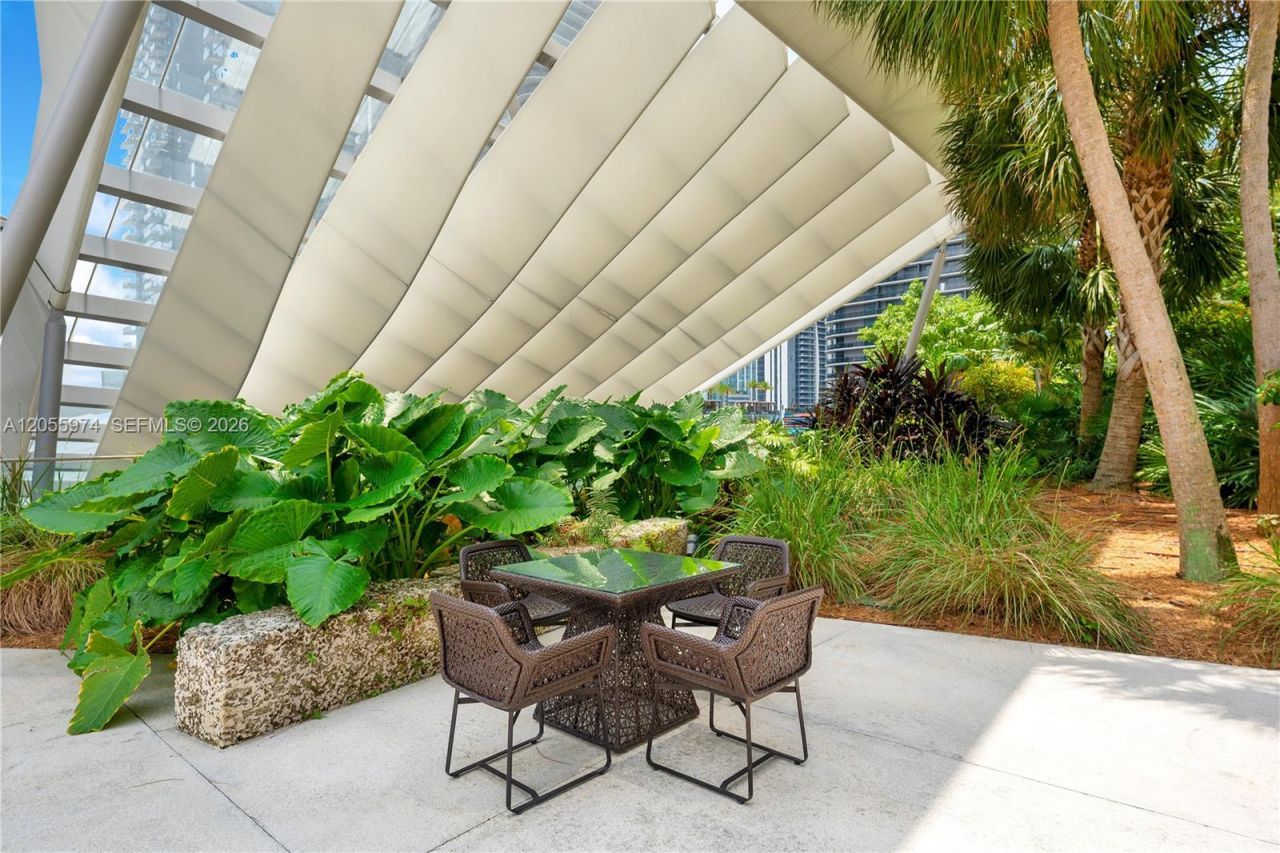 88 SW 7th St, Unit PH 4303, Miami, FL 33130 Photo