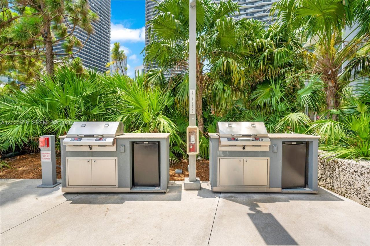 88 SW 7th St, Unit PH 4303, Miami, FL 33130 Photo