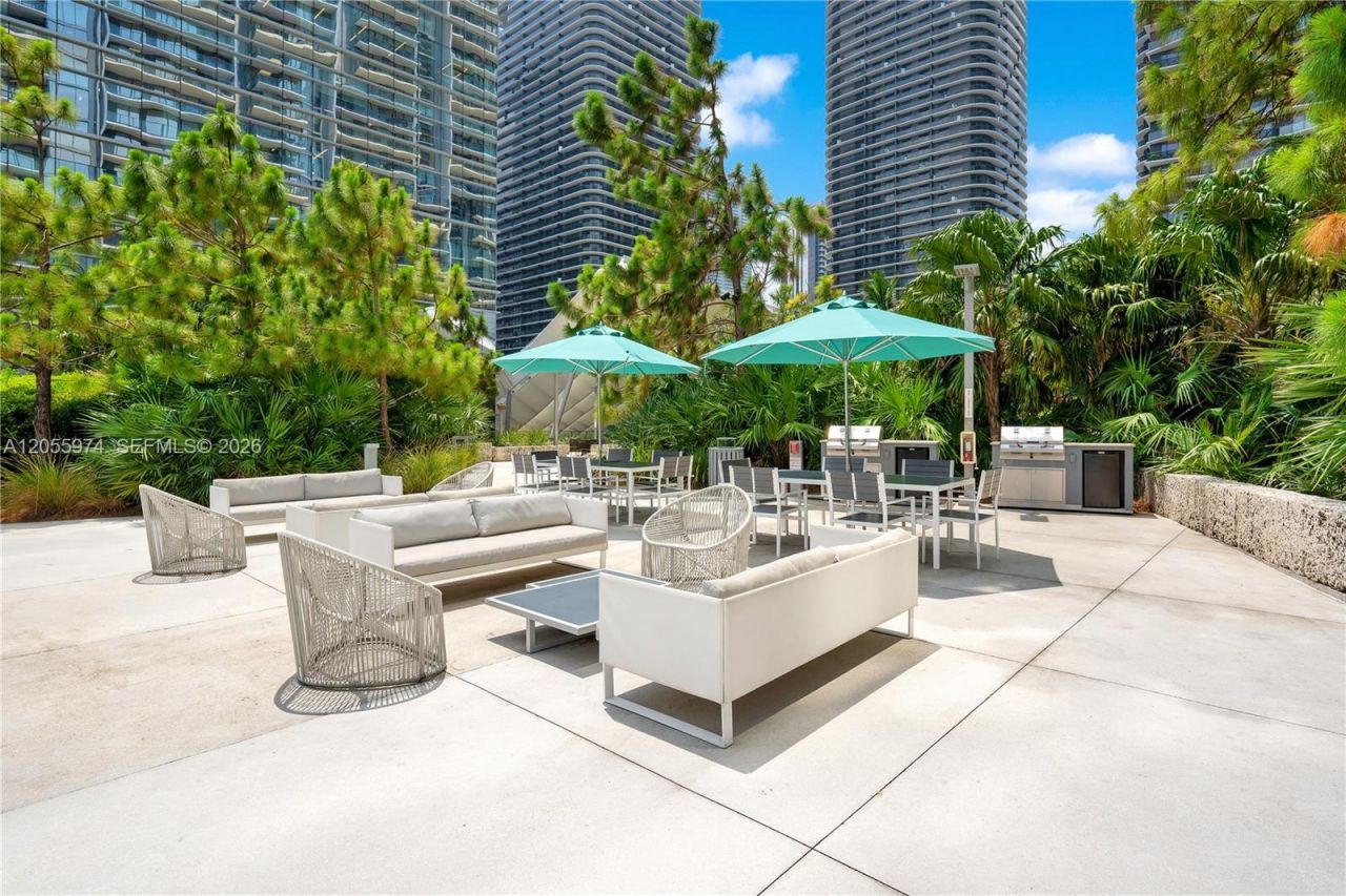 88 SW 7th St, Unit PH 4303, Miami, FL 33130 Photo