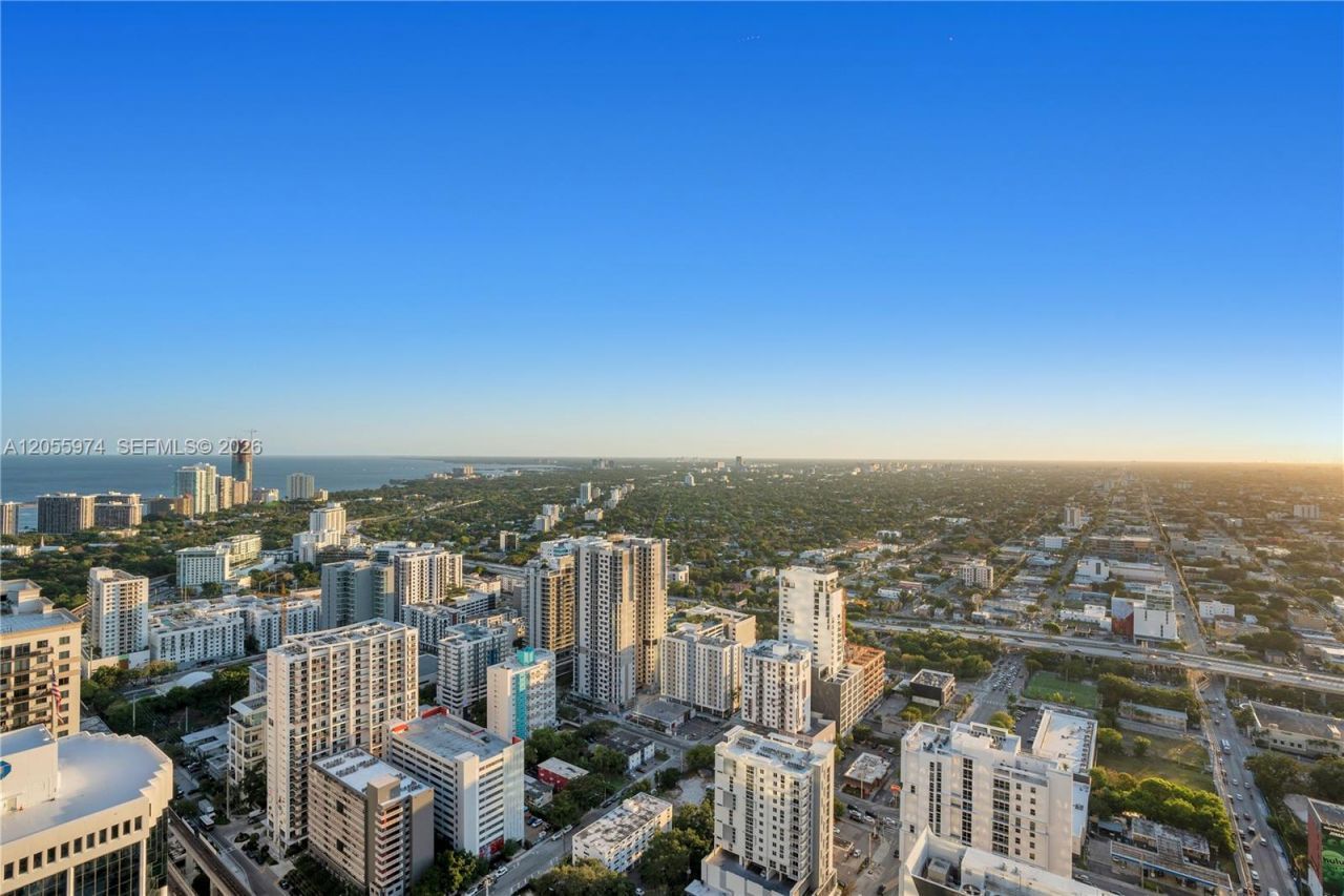 88 SW 7th St, Unit PH 4303, Miami, FL 33130 Photo