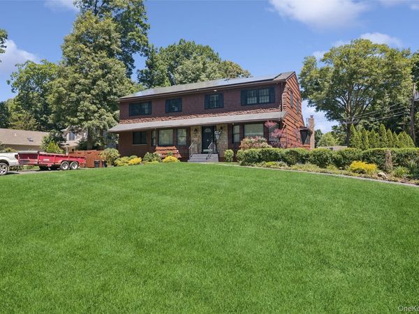 14 Loft Road , Smithtown, NY 11787