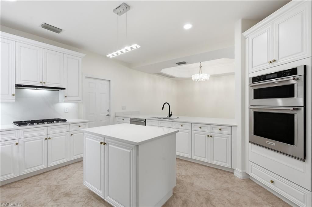 2886 Castillo Ct , Unit 101, Naples, FL 34109 Photo