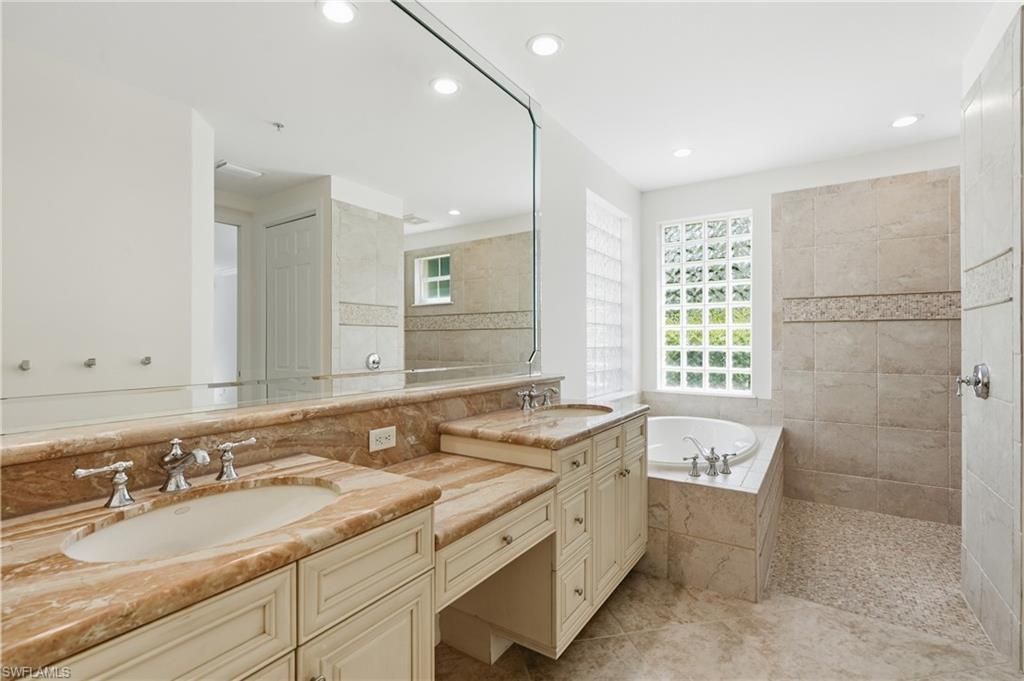 2886 Castillo Ct , Unit 101, Naples, FL 34109 Photo