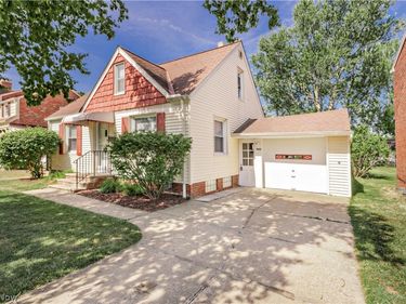 1682 Longwood Drive, Mayfield Heights, OH 44124
