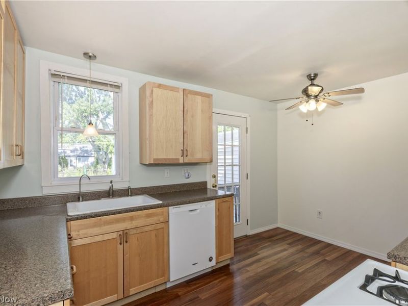 1682 Longwood Drive, Mayfield Heights, OH 44124 Photo 11