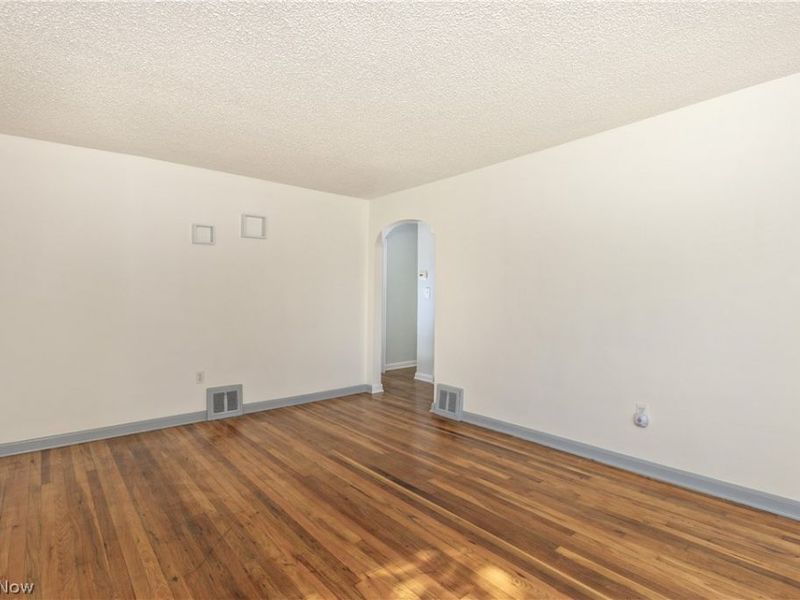 1682 Longwood Drive, Mayfield Heights, OH 44124 Photo 7