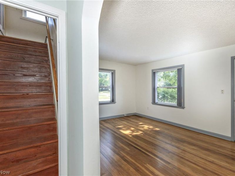 1682 Longwood Drive, Mayfield Heights, OH 44124 Photo 9