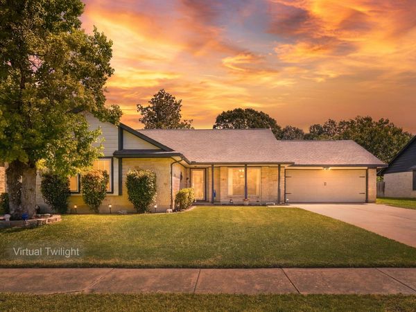 602 Applewood DR , Pflugerville, TX 78660