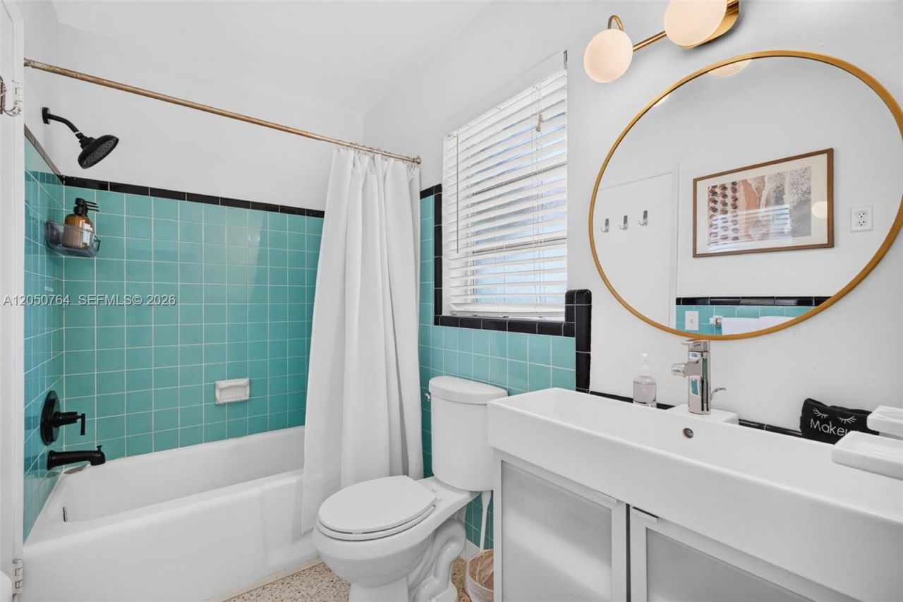 1750 NE 56th St, Fort Lauderdale, FL 33334 Photo
