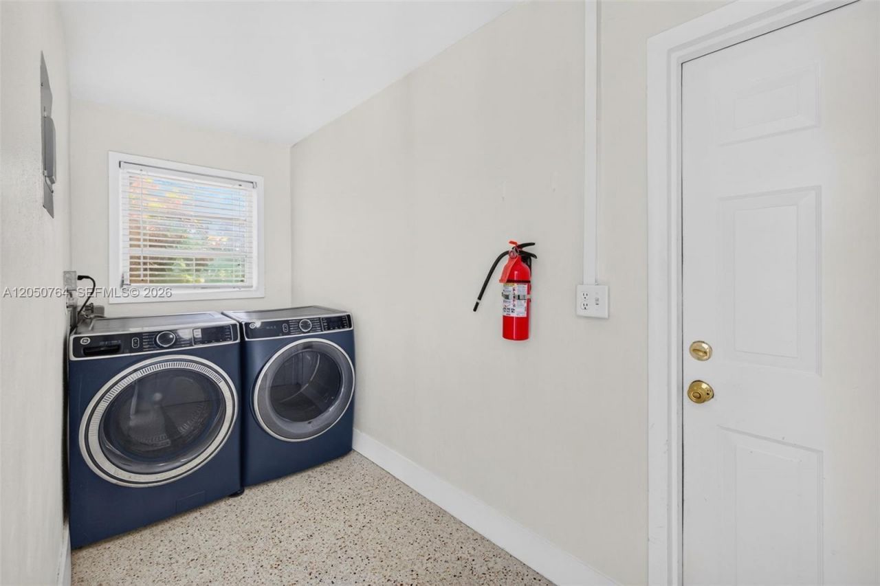 1750 NE 56th St, Fort Lauderdale, FL 33334 Photo