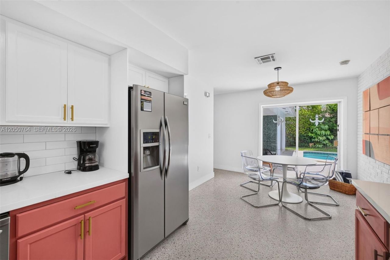 1750 NE 56th St, Fort Lauderdale, FL 33334 Photo