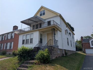 50 Flower Street , Buffalo, NY 14214