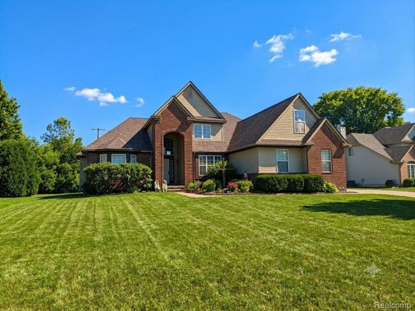 7157 Westminster Circle, Grand Blanc, Mi 48439