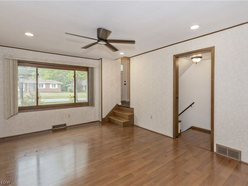 4945 Hartley Drive, Lyndhurst, OH 44124 Photo 16