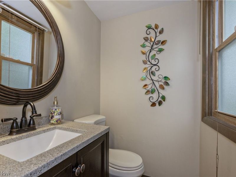 4945 Hartley Drive, Lyndhurst, OH 44124 Photo 21
