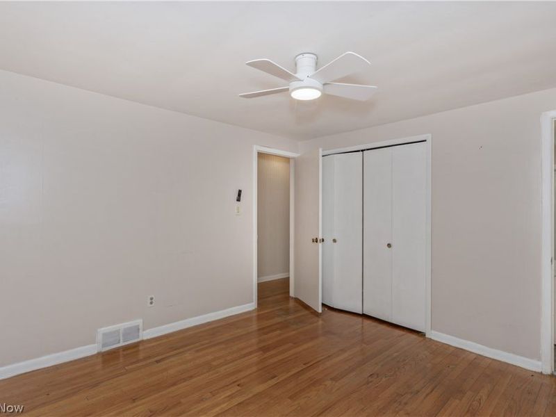 4945 Hartley Drive, Lyndhurst, OH 44124 Photo 22