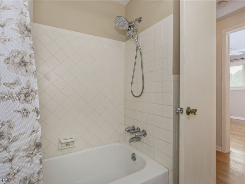 4945 Hartley Drive, Lyndhurst, OH 44124 Photo 30