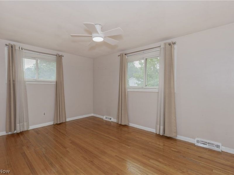 4945 Hartley Drive, Lyndhurst, OH 44124 Photo 32