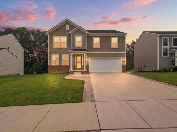 247 Sandhill Court, White Lake, MI 48386