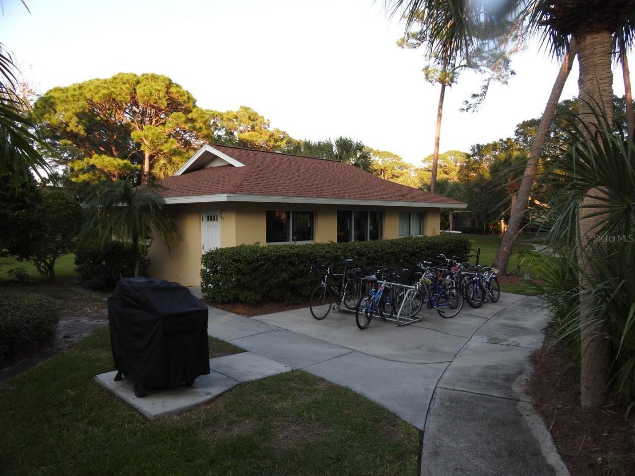 972 La Costa Circle, Unit 8, Sarasota, FL 34237 Photo