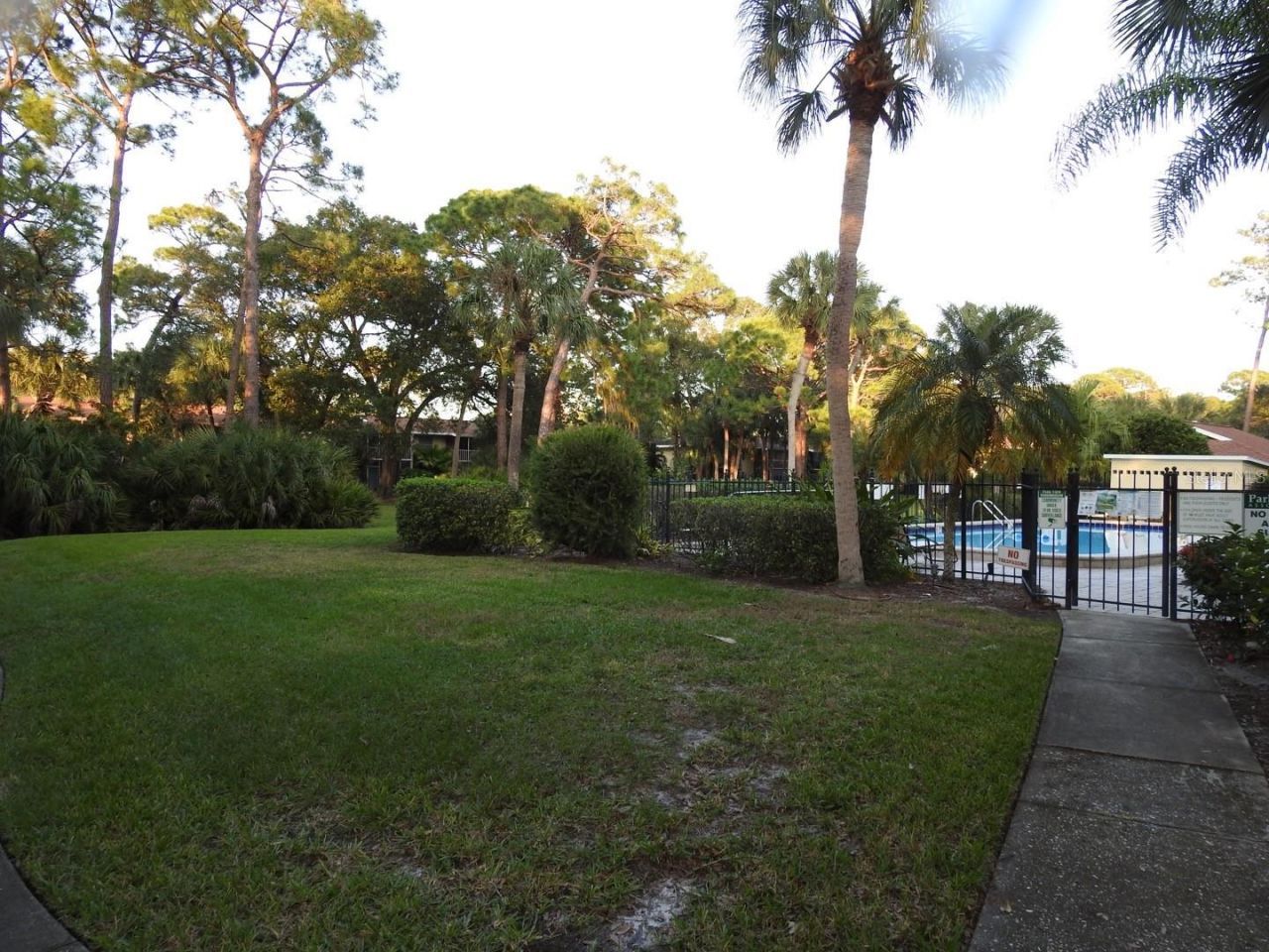 972 La Costa Circle, Unit 8, Sarasota, FL 34237 Photo