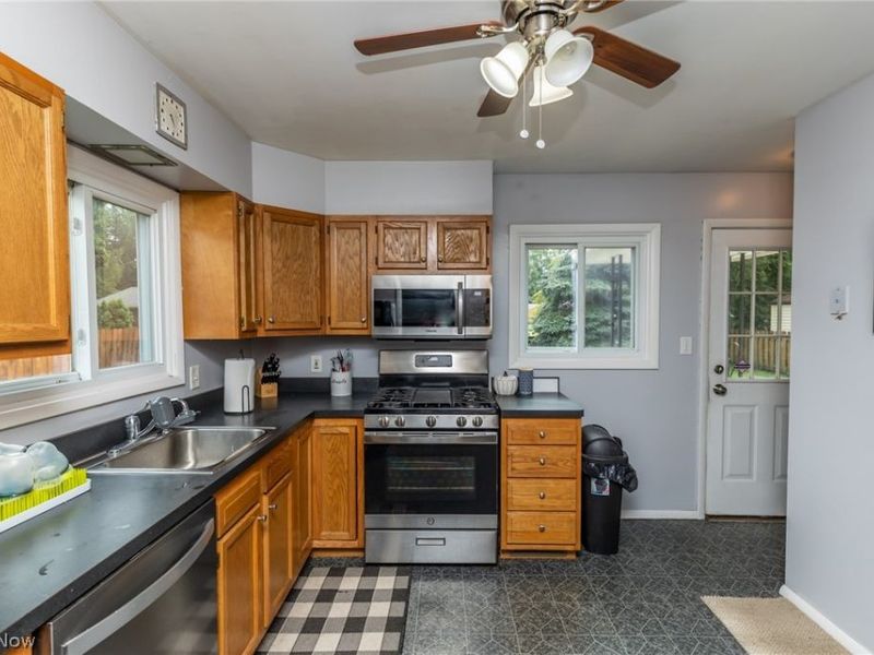 3659 W 232 Street, North Olmsted, OH 44070 Photo 12