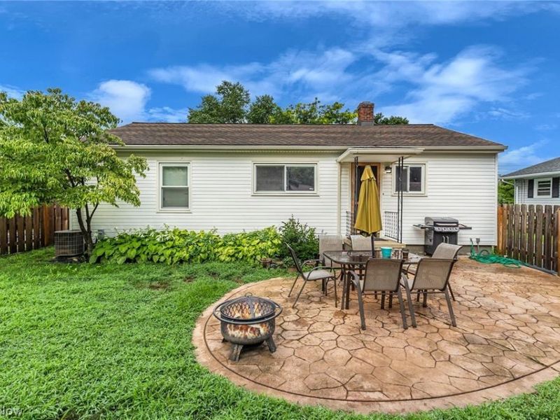 3659 W 232 Street, North Olmsted, OH 44070 Photo 2