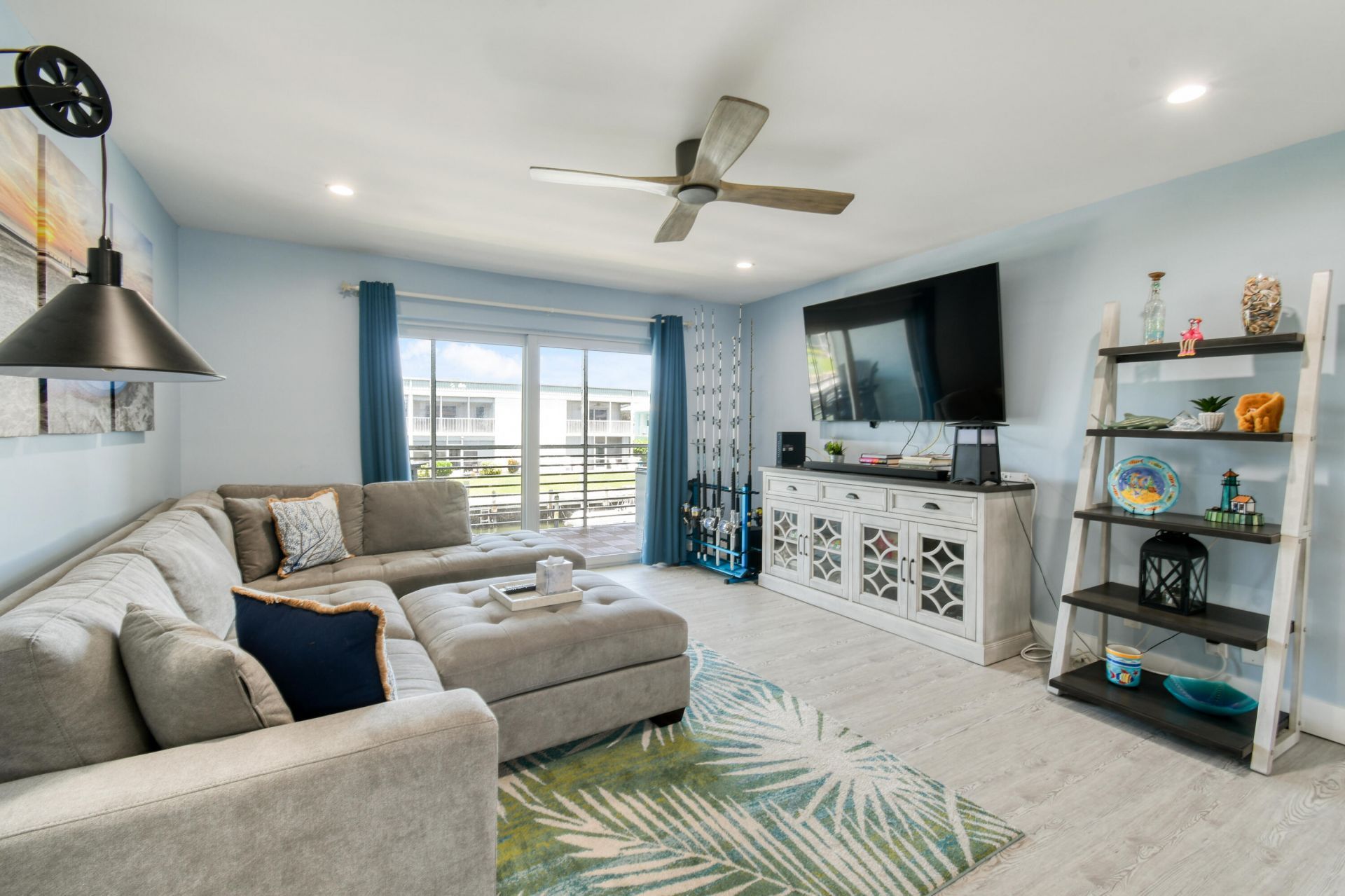 117 Lehane Terrace, Unit 211, North Palm Beach, FL 33408 Photo