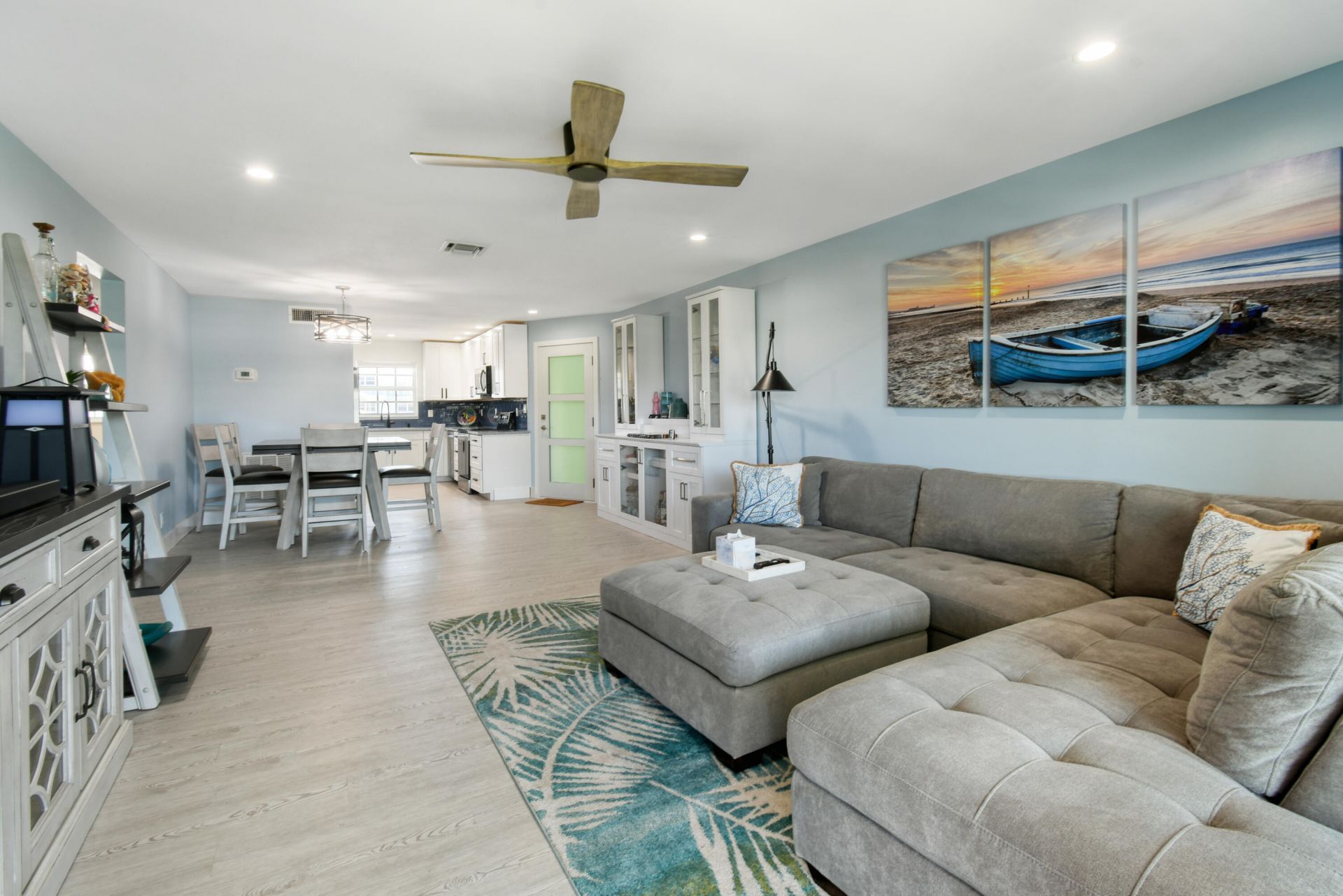 117 Lehane Terrace, Unit 211, North Palm Beach, FL 33408 Photo