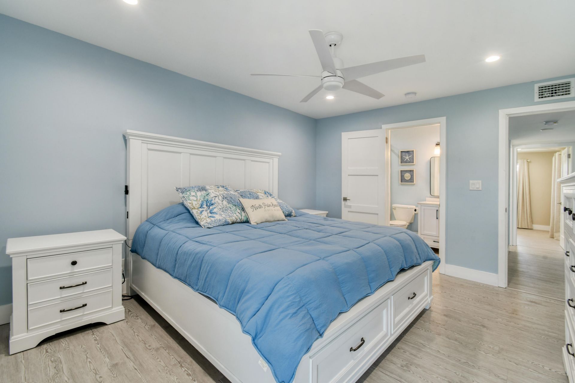 117 Lehane Terrace, Unit 211, North Palm Beach, FL 33408 Photo