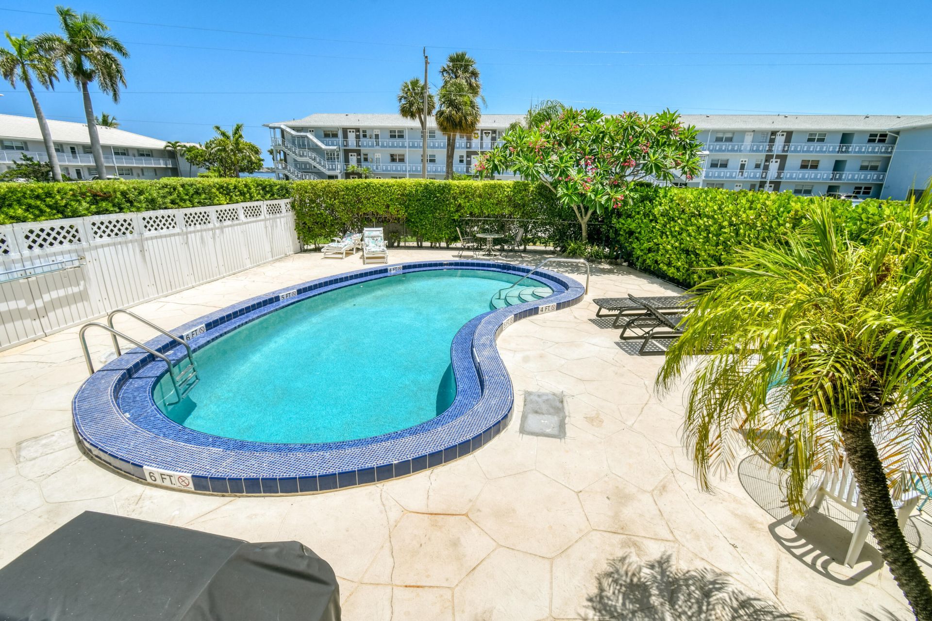 117 Lehane Terrace, Unit 211, North Palm Beach, FL 33408 Photo