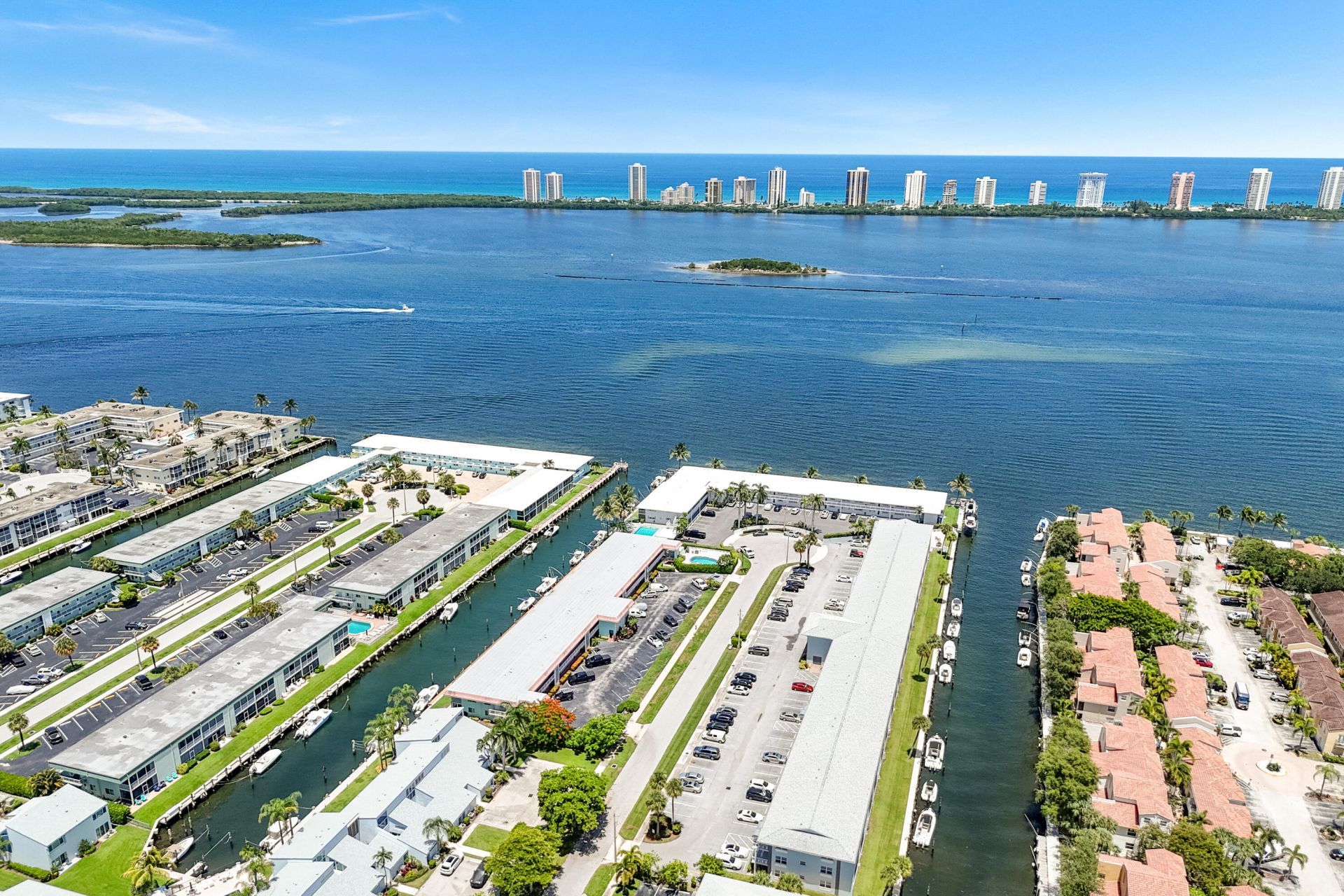 117 Lehane Terrace, Unit 211, North Palm Beach, FL 33408 Photo