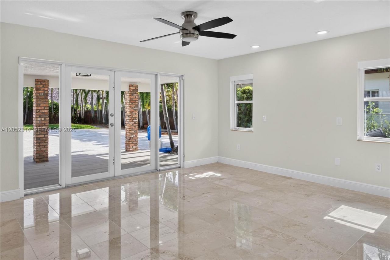 10425 SW 62nd St , Miami, FL 33173 Photo