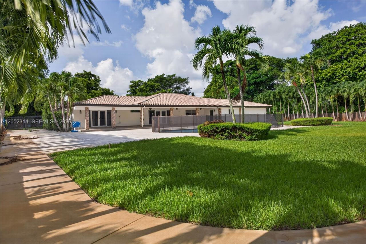 10425 SW 62nd St , Miami, FL 33173 Photo