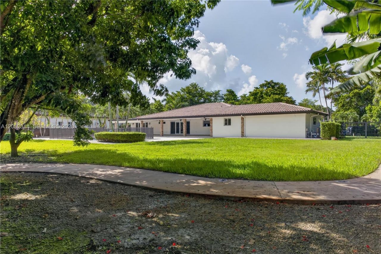 10425 SW 62nd St , Miami, FL 33173 Photo