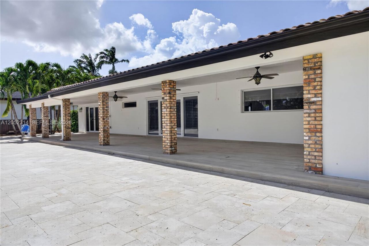 10425 SW 62nd St , Miami, FL 33173 Photo