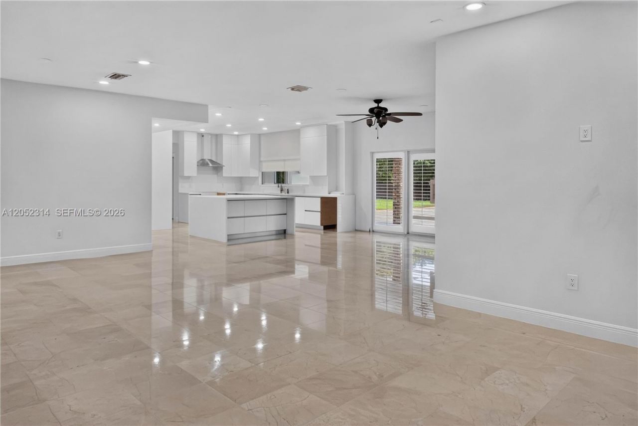 10425 SW 62nd St , Miami, FL 33173 Photo