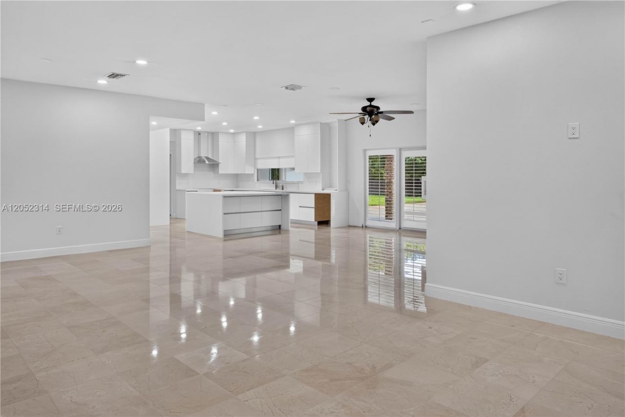 10425 SW 62nd St , Miami, FL 33173 Photo