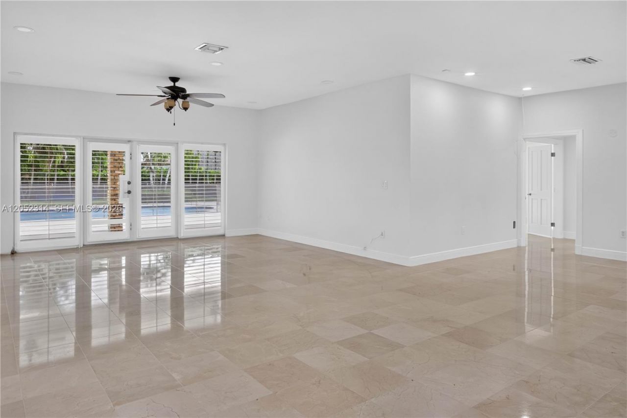 10425 SW 62nd St , Miami, FL 33173 Photo