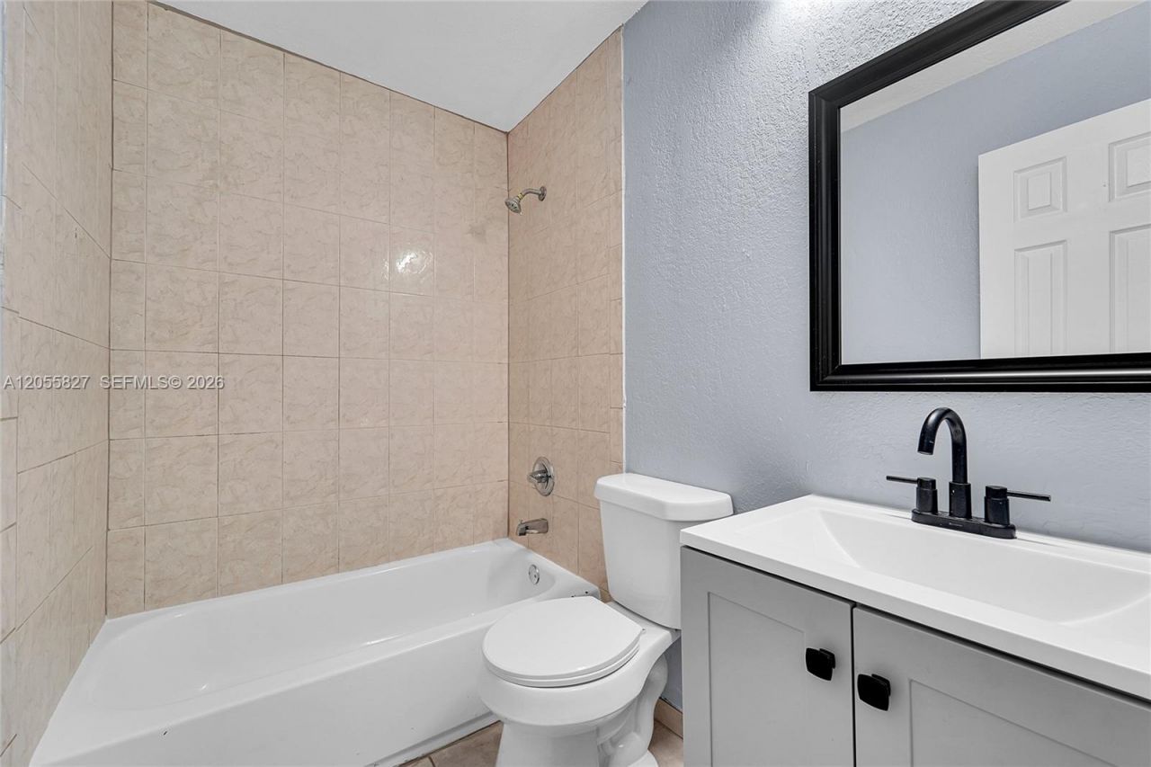 2360 NW 6th Ct, Unit A, Fort Lauderdale, FL 33311 Photo