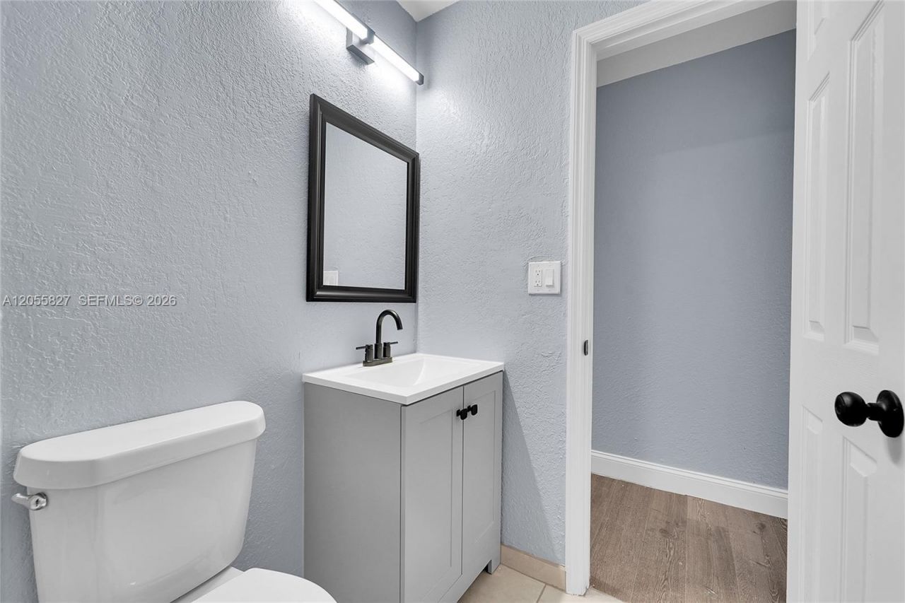 2360 NW 6th Ct, Unit A, Fort Lauderdale, FL 33311 Photo