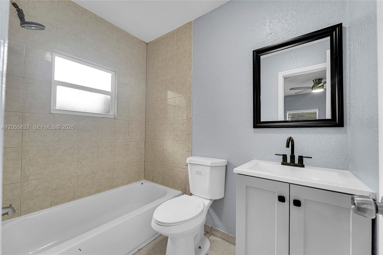 2360 NW 6th Ct, Unit A, Fort Lauderdale, FL 33311 Photo
