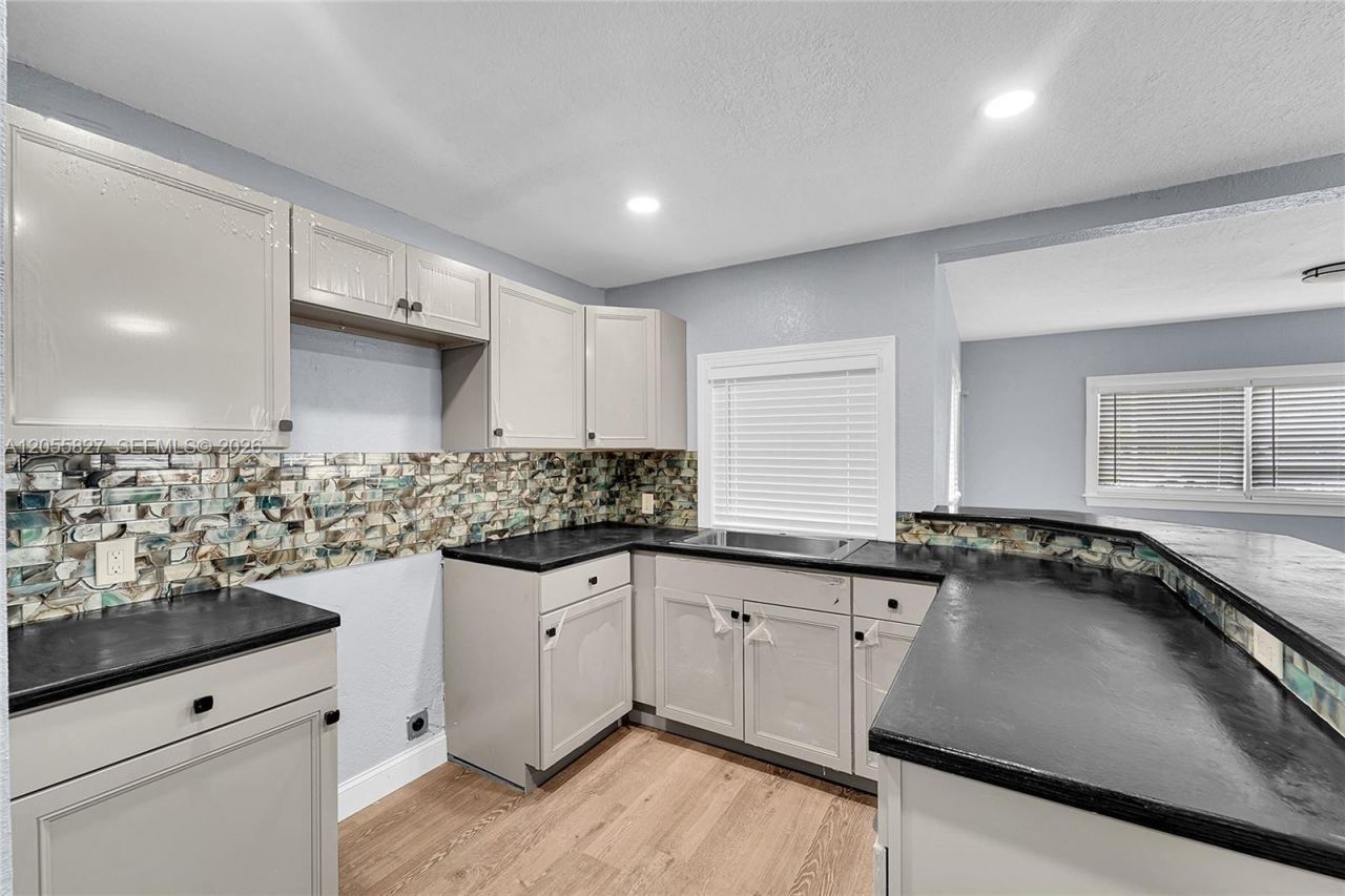2360 NW 6th Ct, Unit A, Fort Lauderdale, FL 33311 Photo
