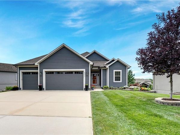 25973 W 143RD Terrace, Olathe, KS 66061