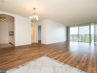 4600 S FOUR MILE RUN DRIVE, Unit 1207, ARLINGTON, VA 22204