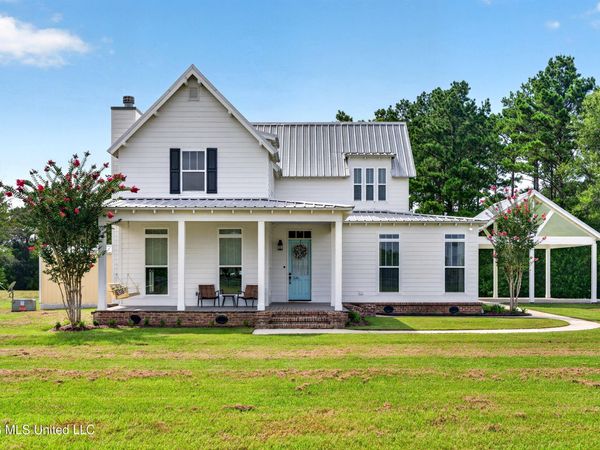 5077 Mississippi 43 , Carriere, MS 39426