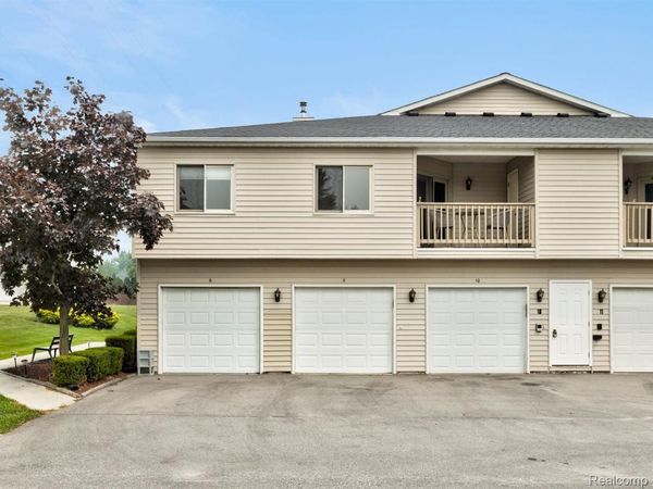 950 Bunce Avenue, Unit 10, Marysville, Mi 48040